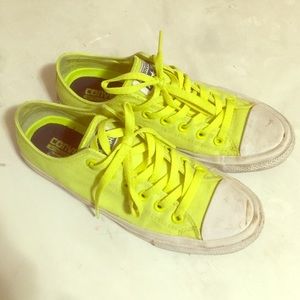 Neon yellow Chuck II Converse